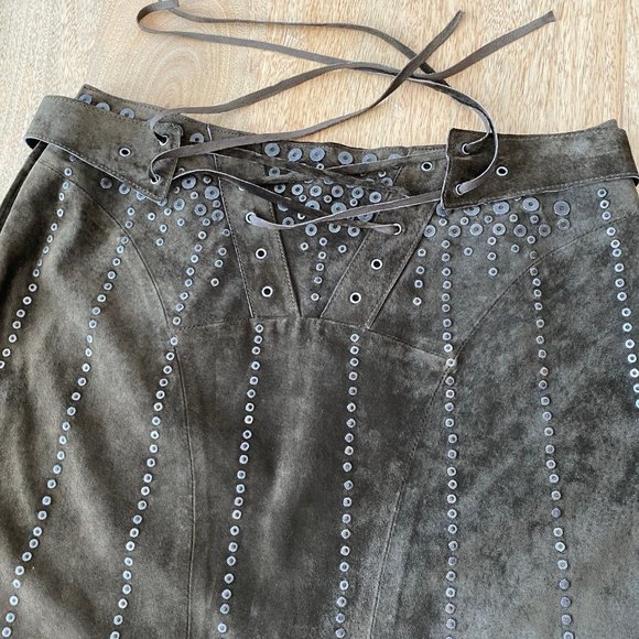 BCBG MAX AZRIA Suede A-Line Midi Skirt Side Zip Laces Studs Size 4 Knee Length - Picture 8 of 14